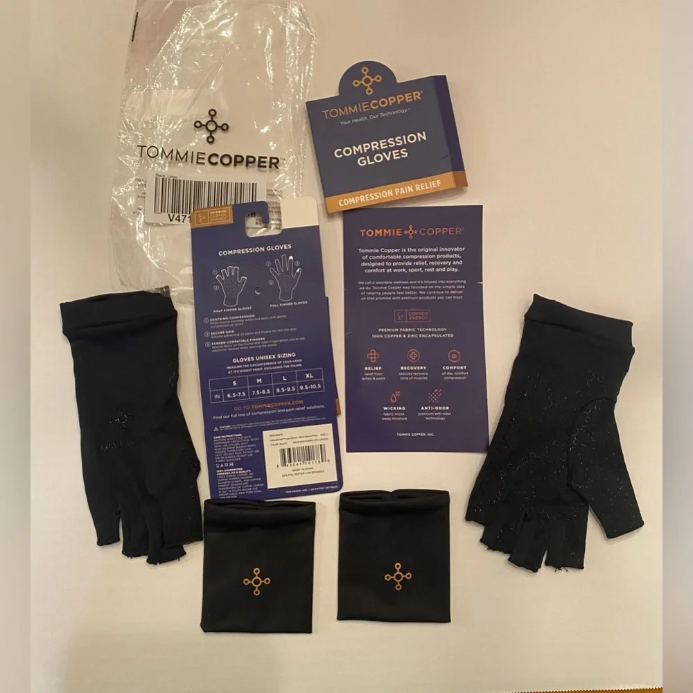 Tommie Copper Infrared Compression Glove & Wrist Pack Black Large V47167